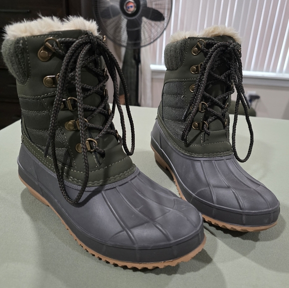 Womens Winter Boots - Picture 1 of 8